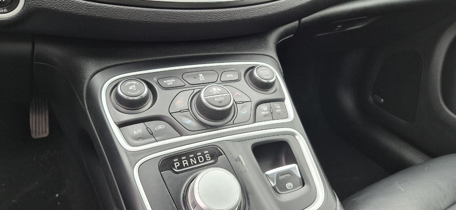 2016 Chrysler 200 C Platinum