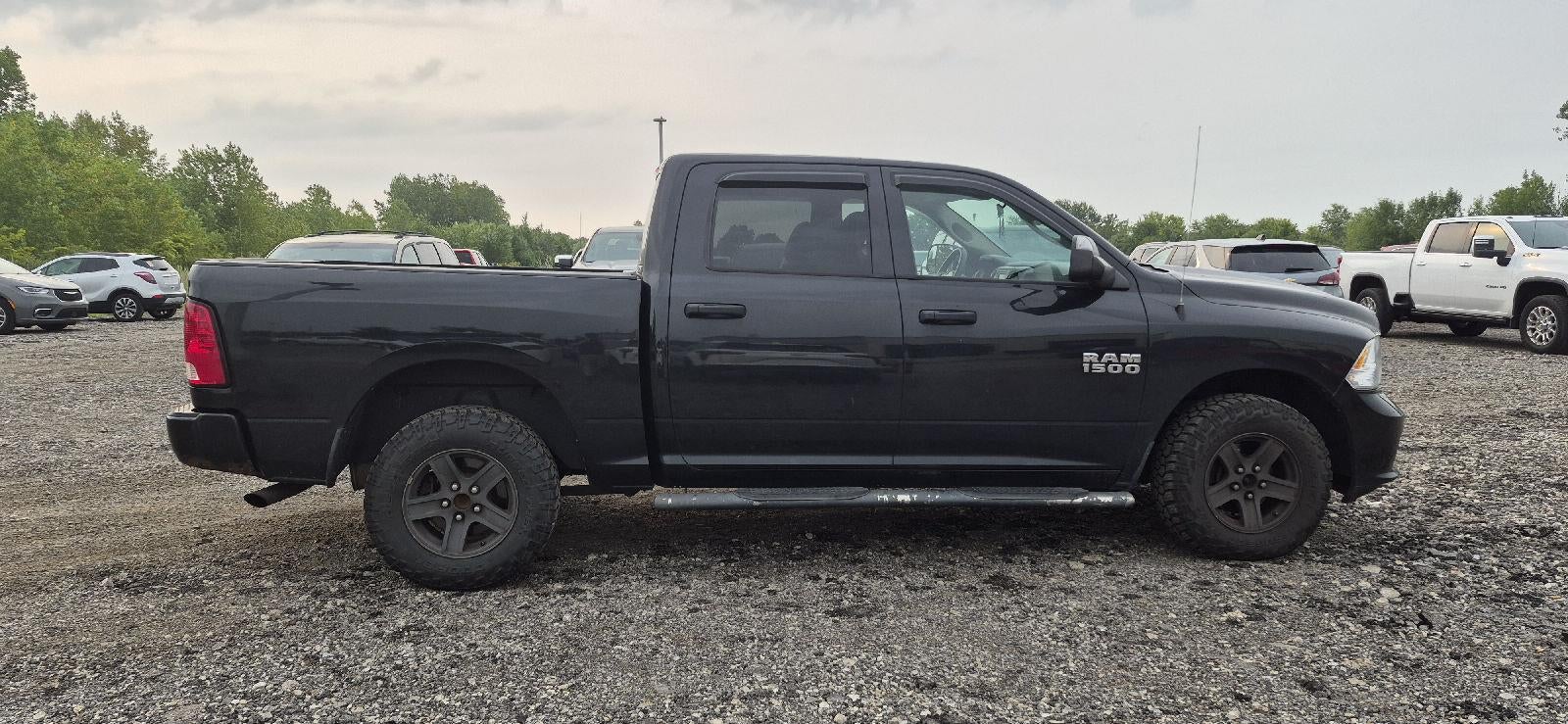2017 RAM 1500 Express Crew Cab 4x4 5'7" Box
