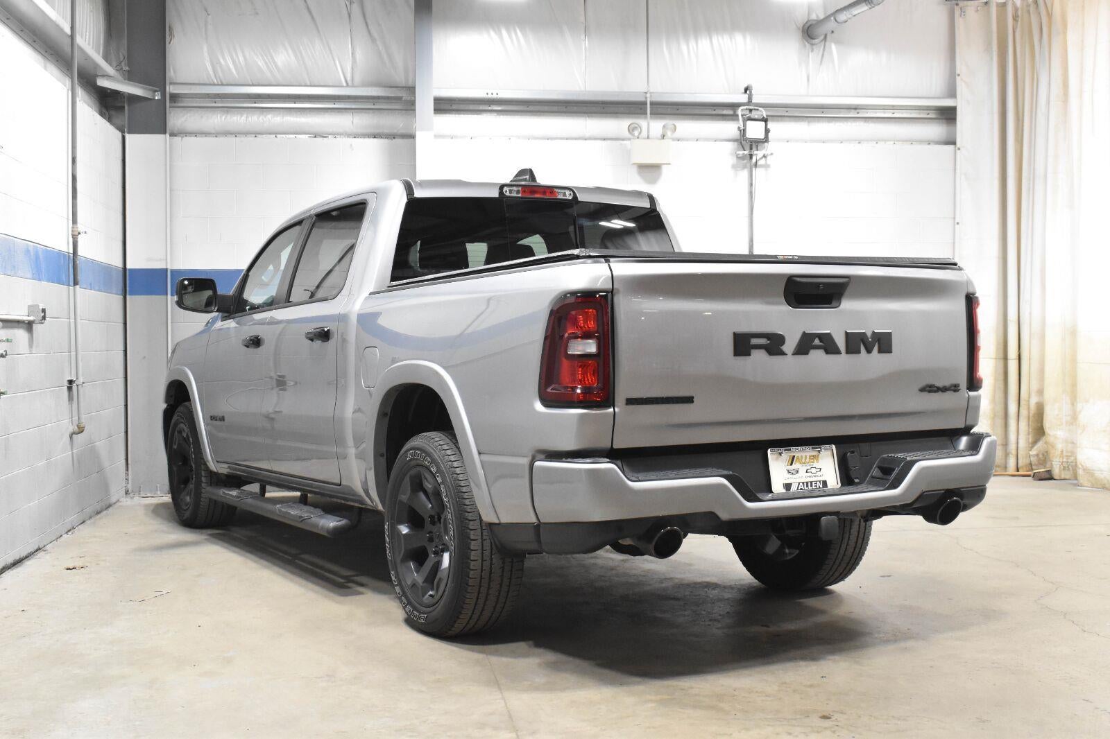 2025 RAM 1500 Big Horn Crew Cab 4x4 5'7" Box