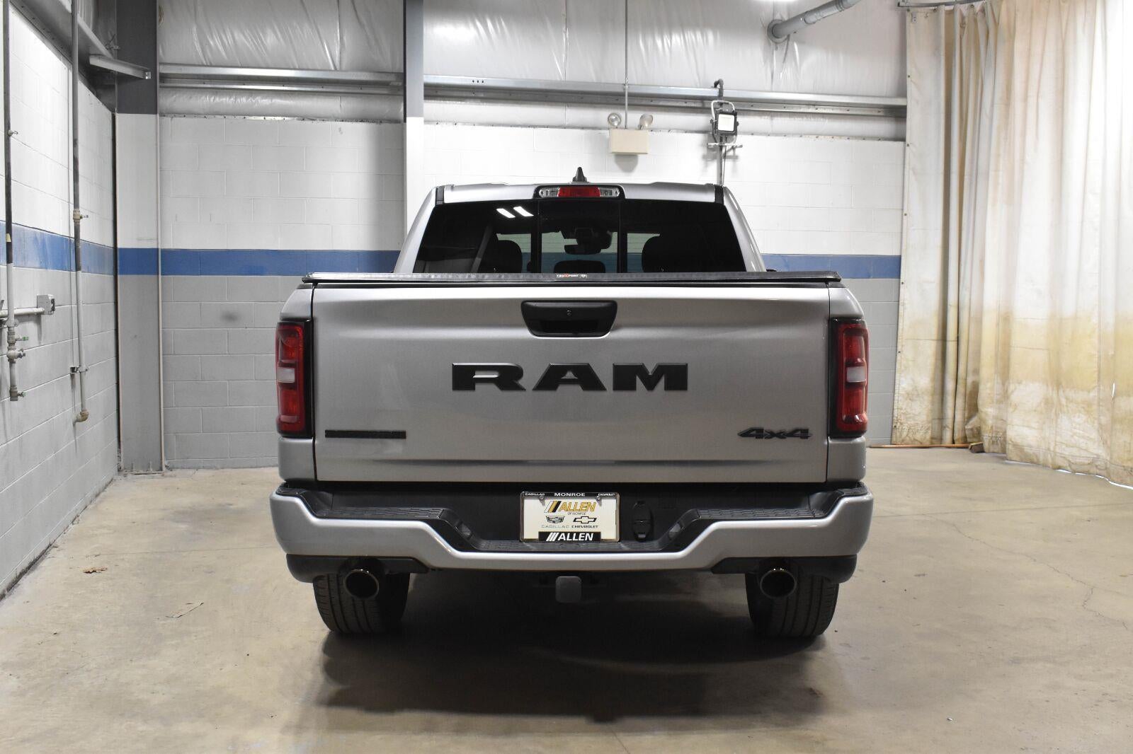 2025 RAM 1500 Big Horn Crew Cab 4x4 5'7" Box