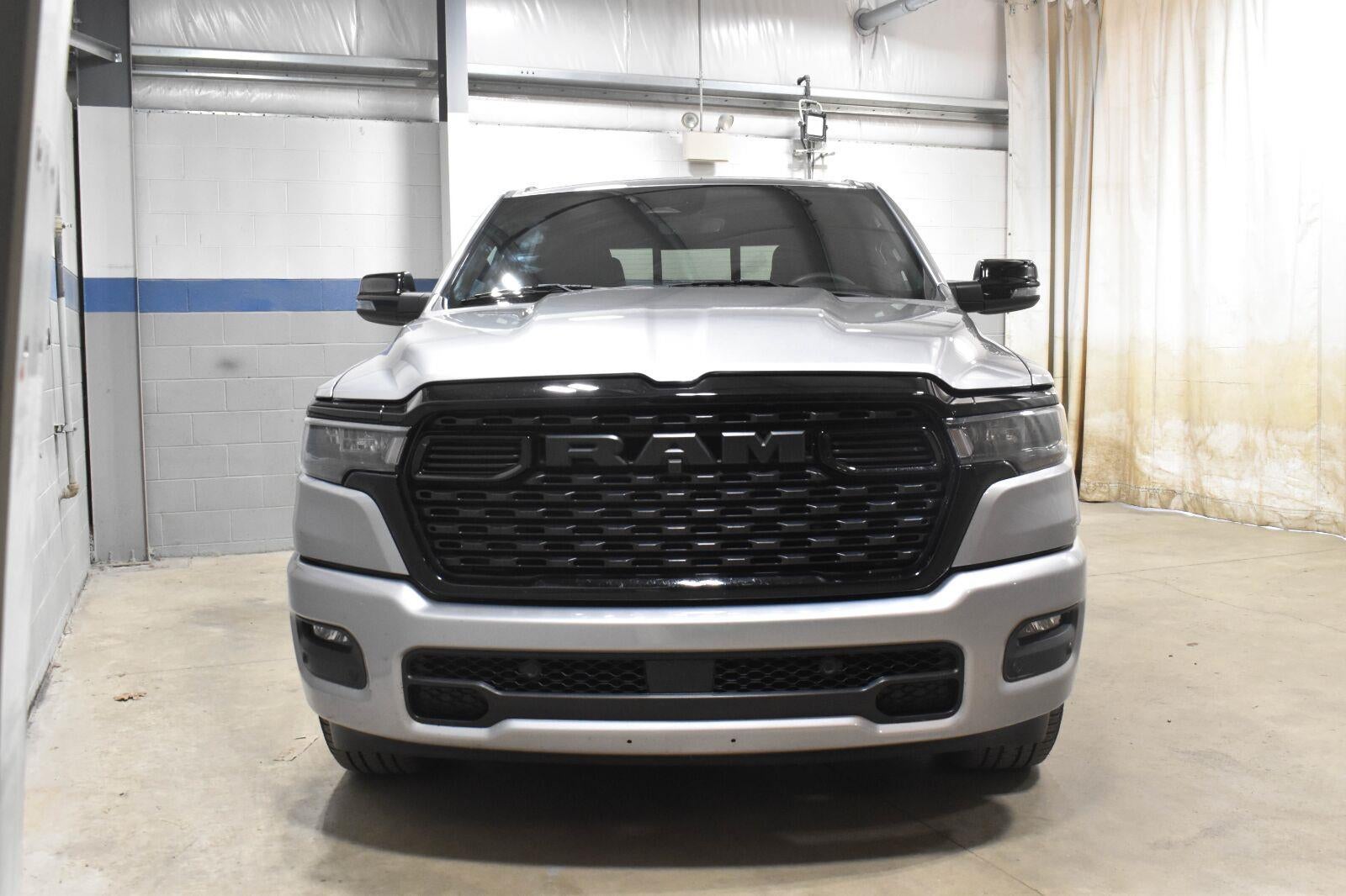 2025 RAM 1500 Big Horn Crew Cab 4x4 5'7" Box