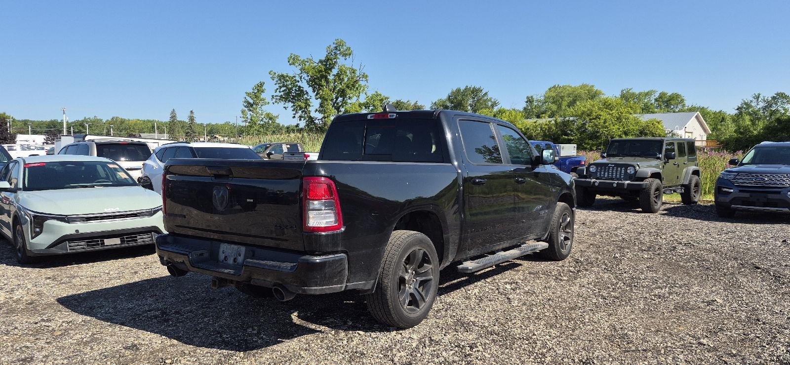 2021 RAM 1500 Big Horn Crew Cab 4x4 5'7" Box