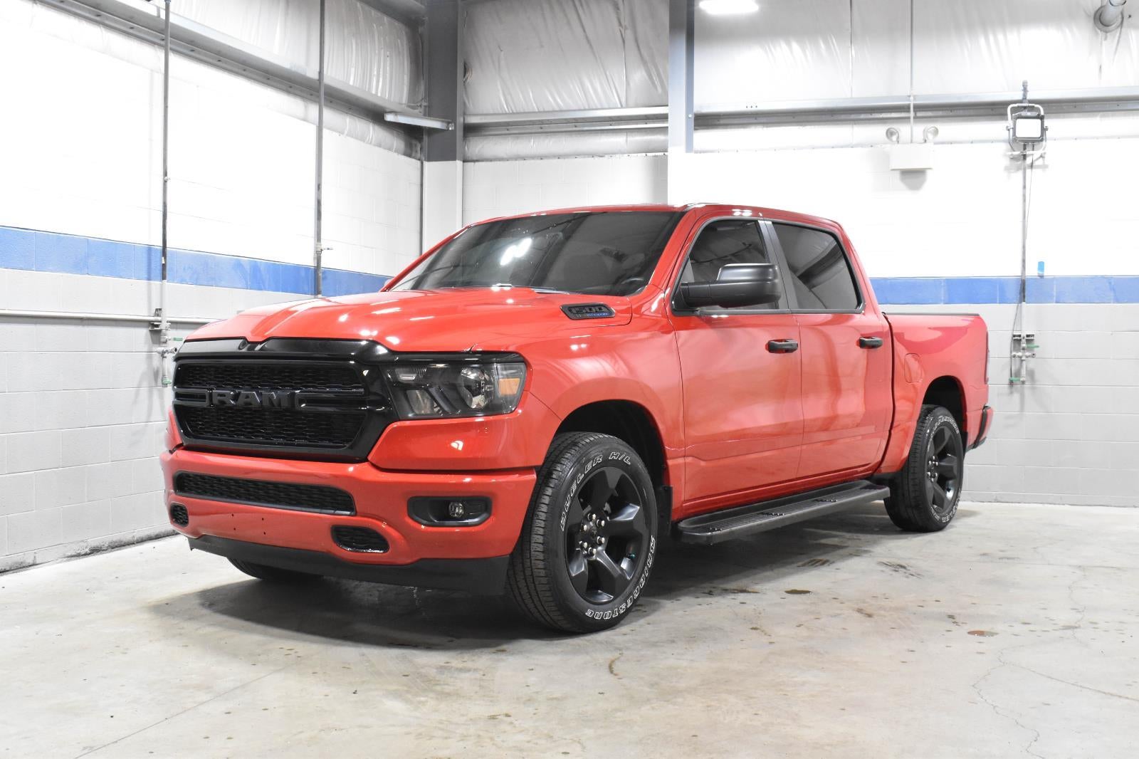 2024 RAM 1500 Tradesman Crew Cab 4x4 5'7" Box