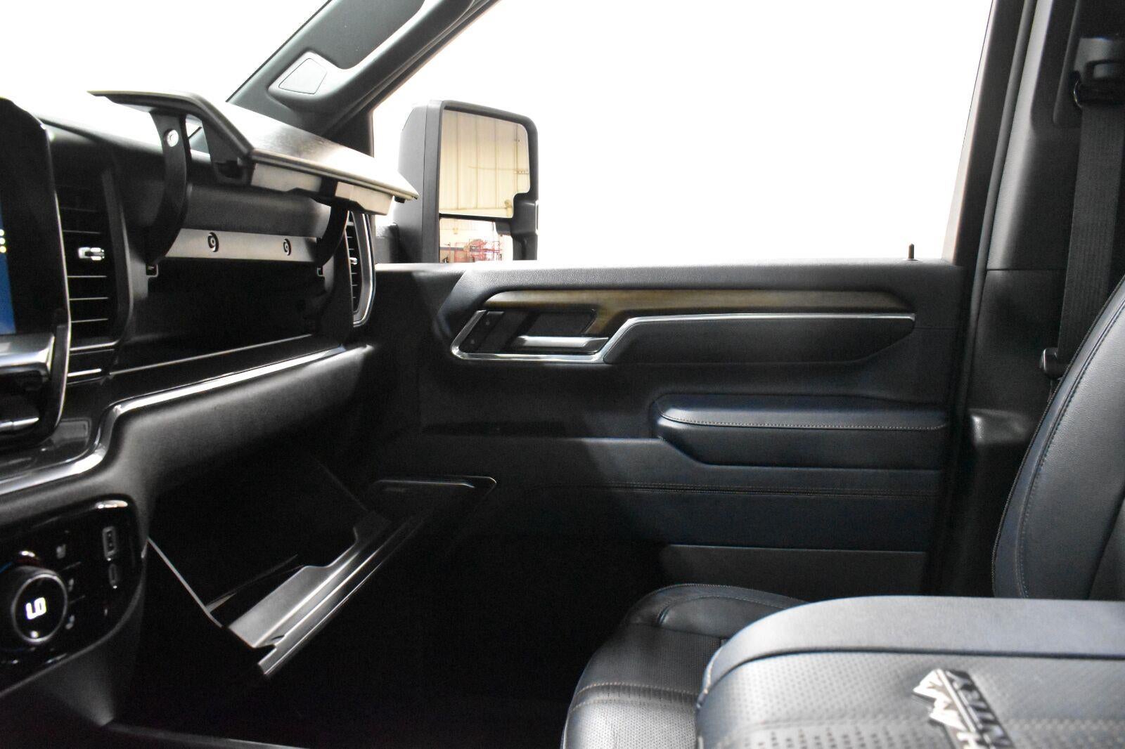 2024 Chevrolet Silverado 3500 HD High Country