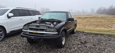 2000 Chevrolet S10 LS