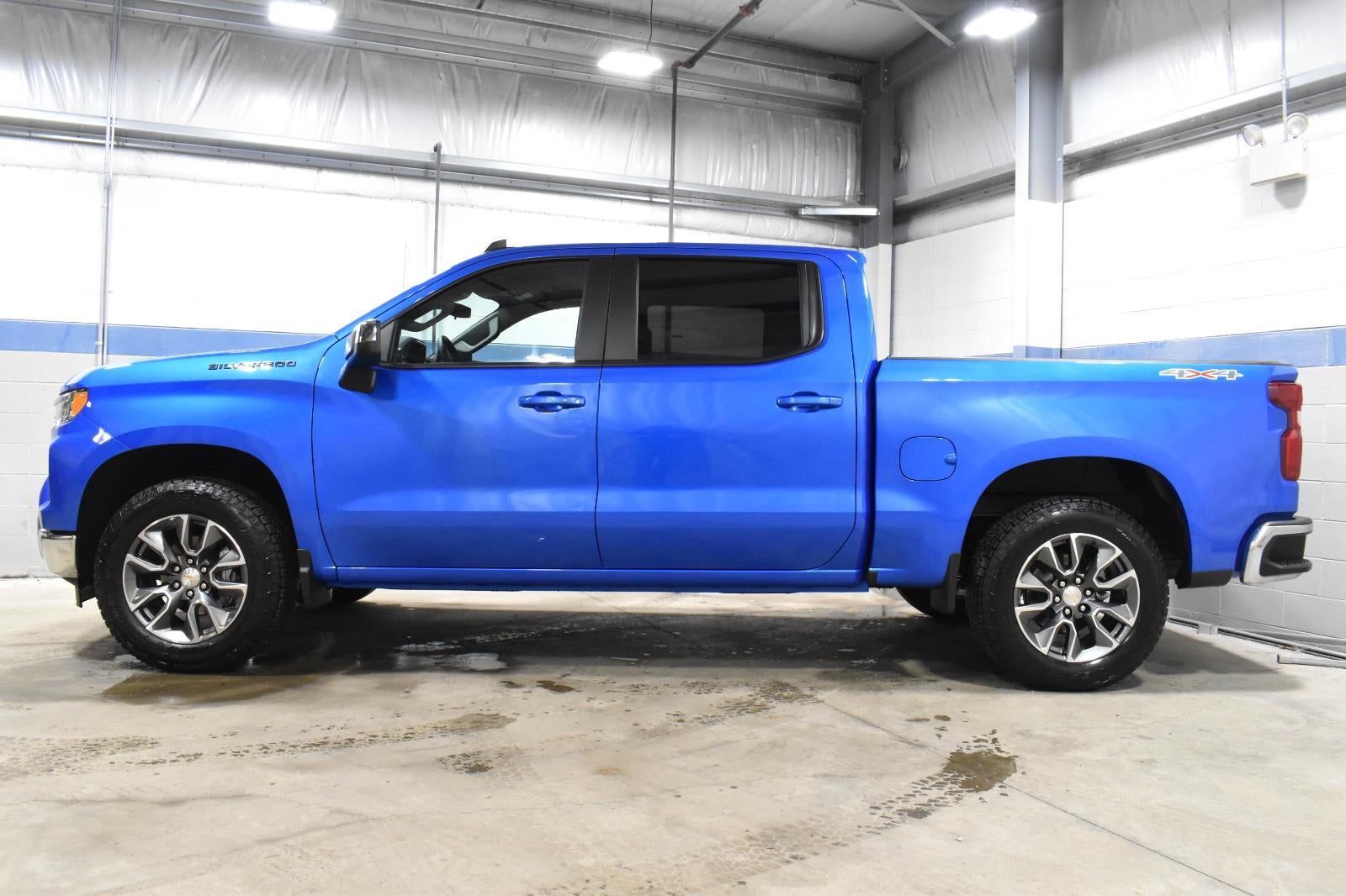 2025 Chevrolet Silverado 1500 LT (2FL)