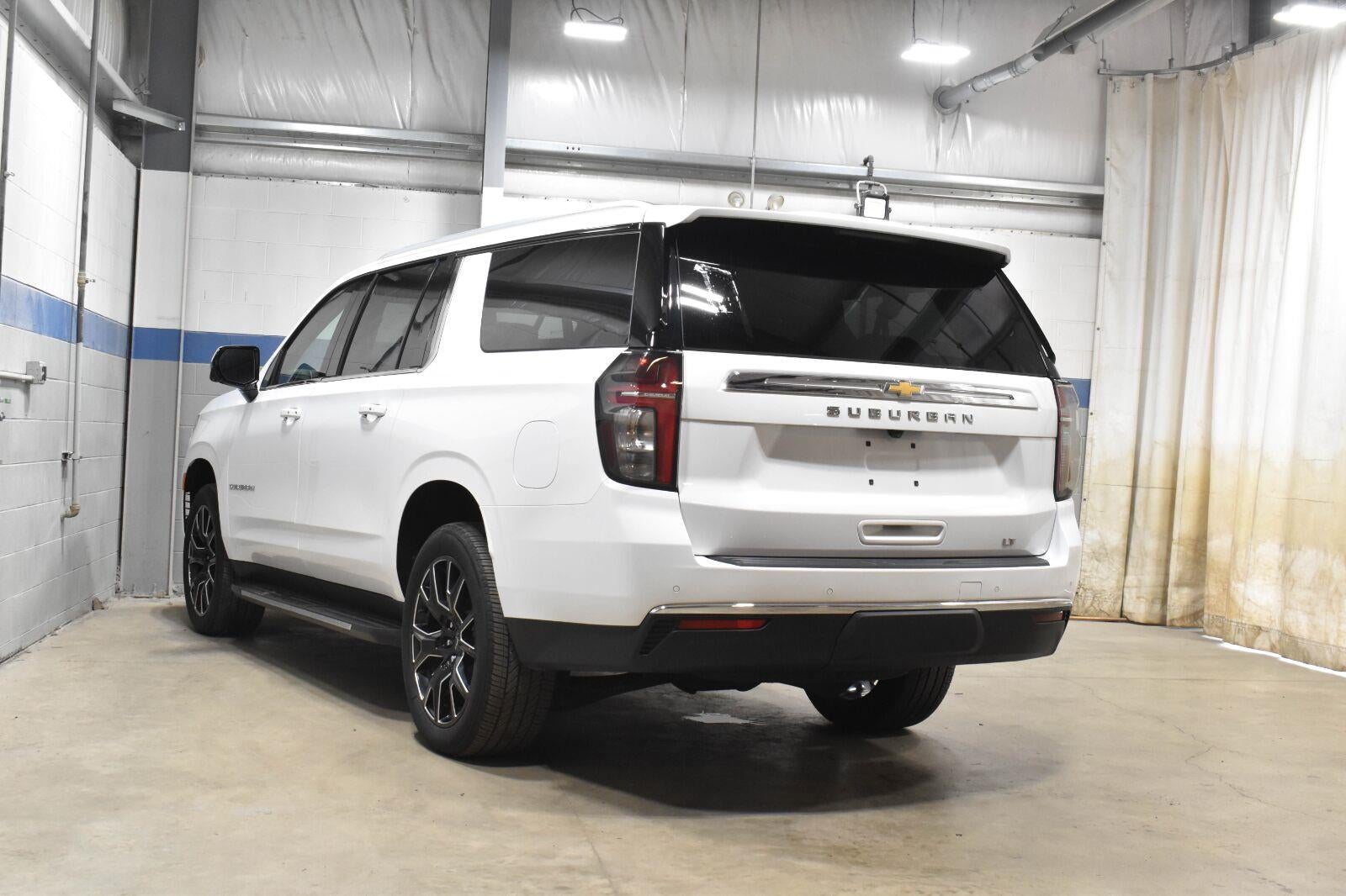 2024 Chevrolet Suburban LT