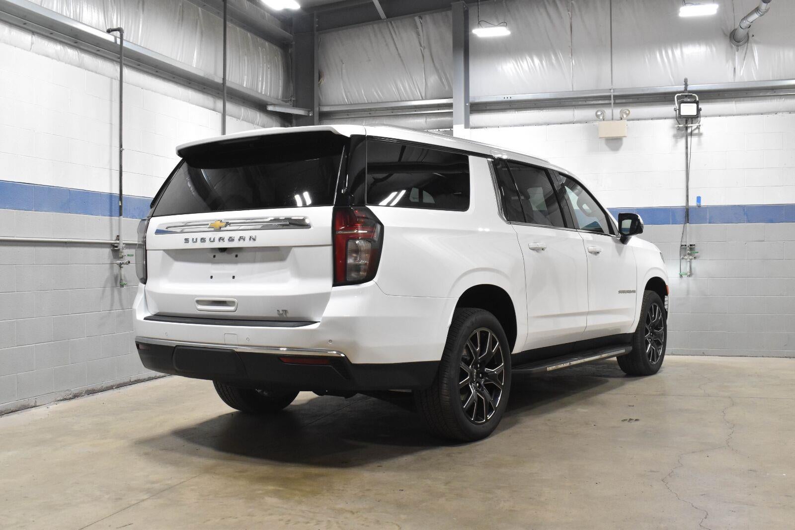 2024 Chevrolet Suburban LT