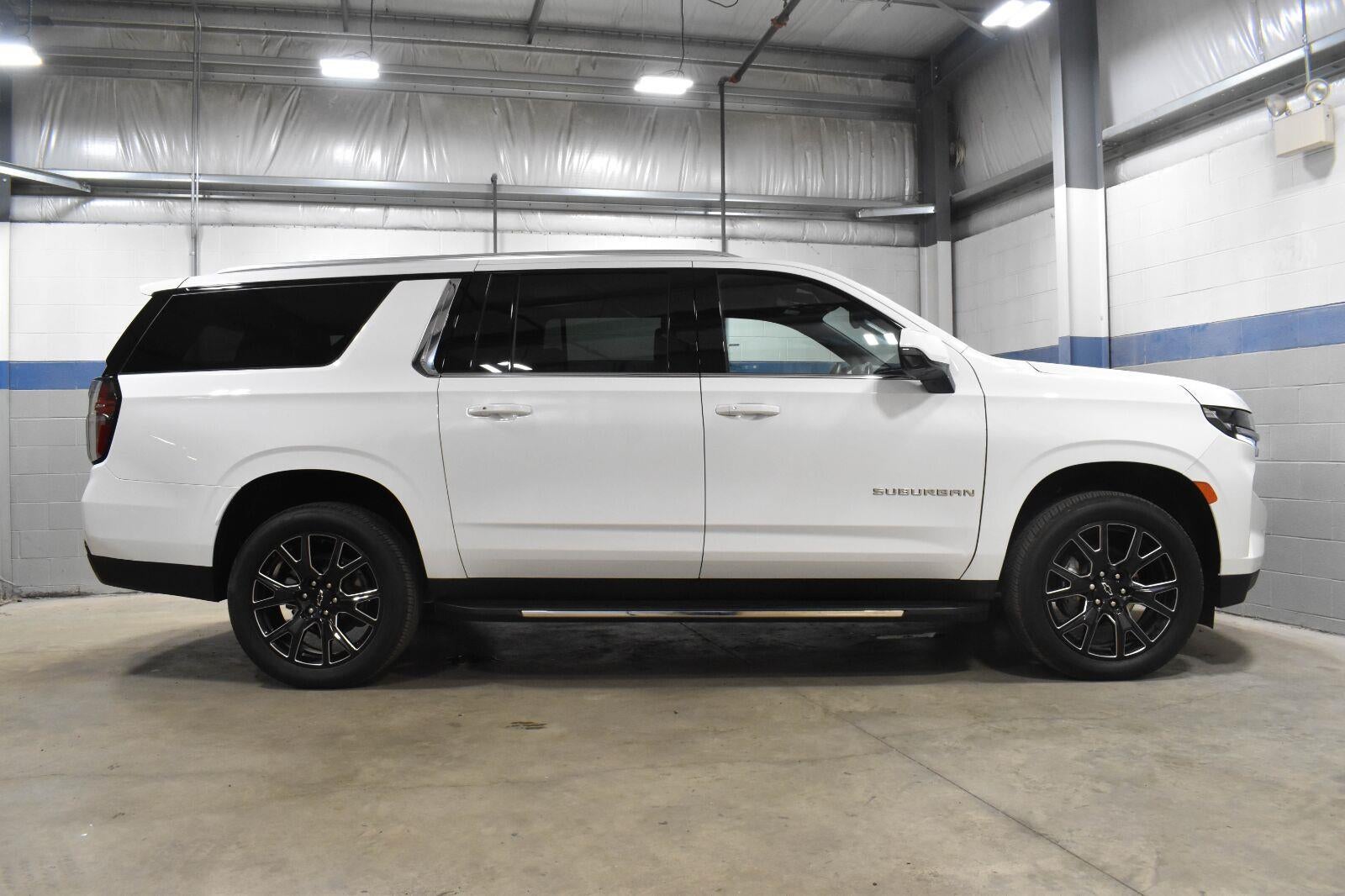 2024 Chevrolet Suburban LT