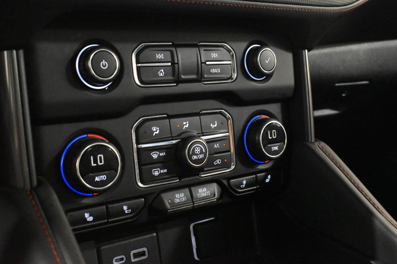 2022 Chevrolet Suburban RST