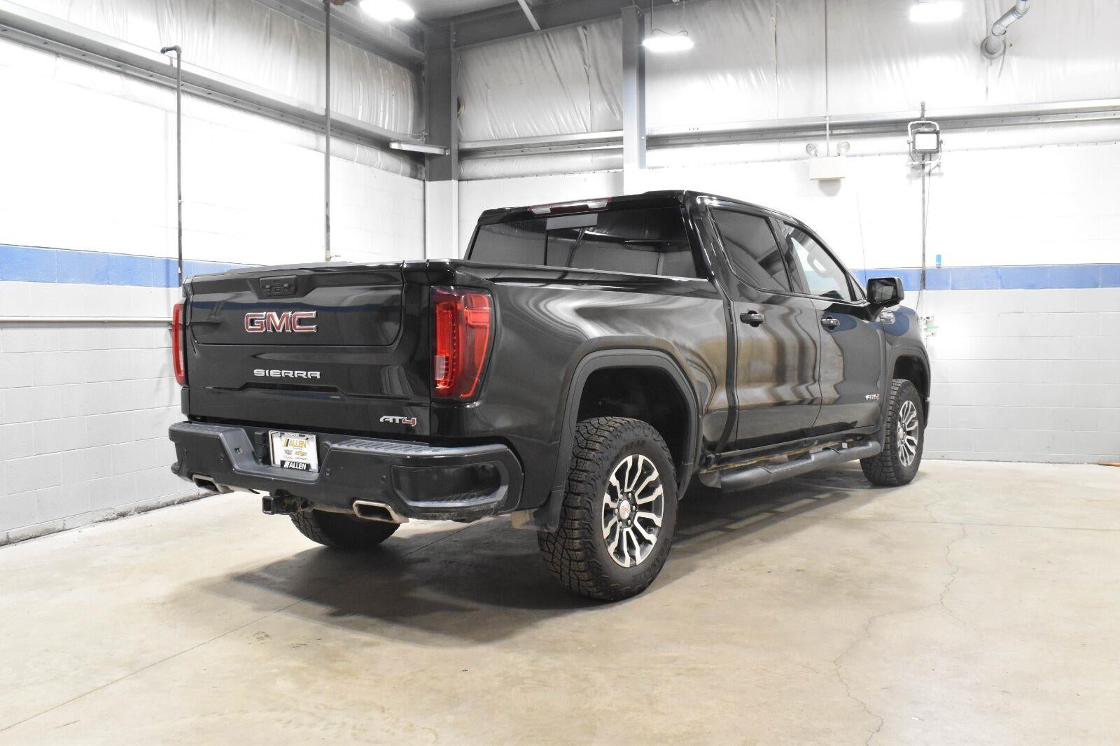 2023 GMC Sierra 1500 AT4