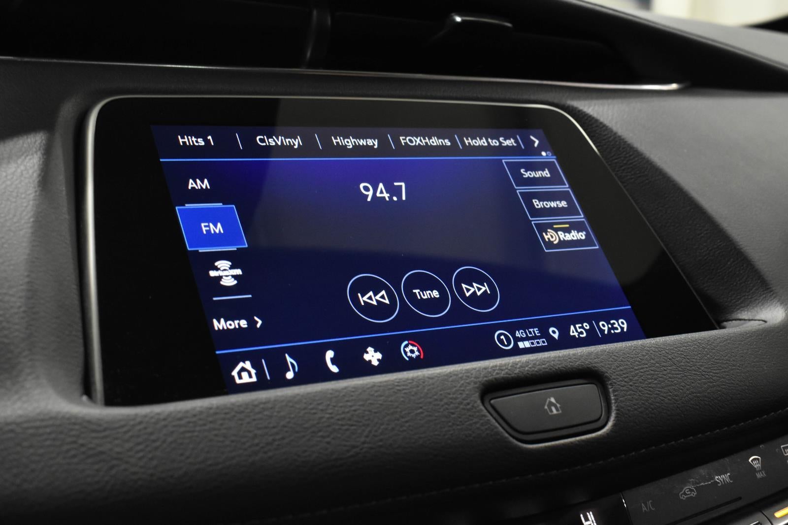 2023 Cadillac XT4 Luxury