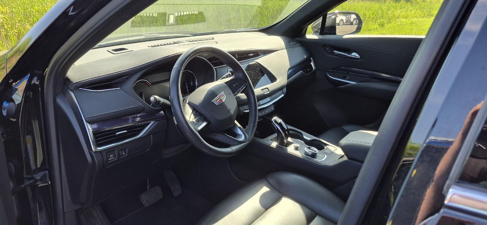 2023 Cadillac XT4 Luxury