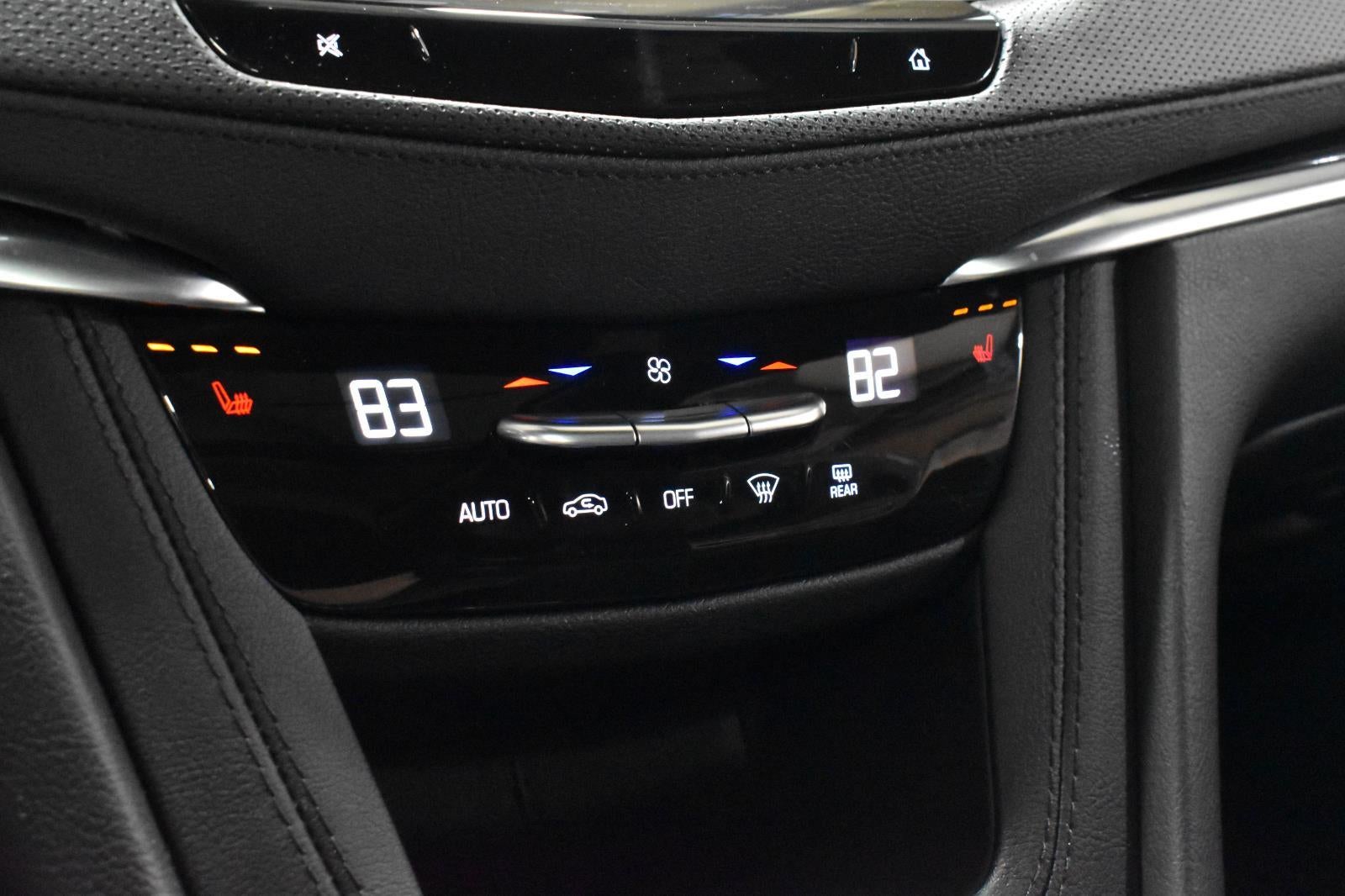 2025 Cadillac XT6 Luxury