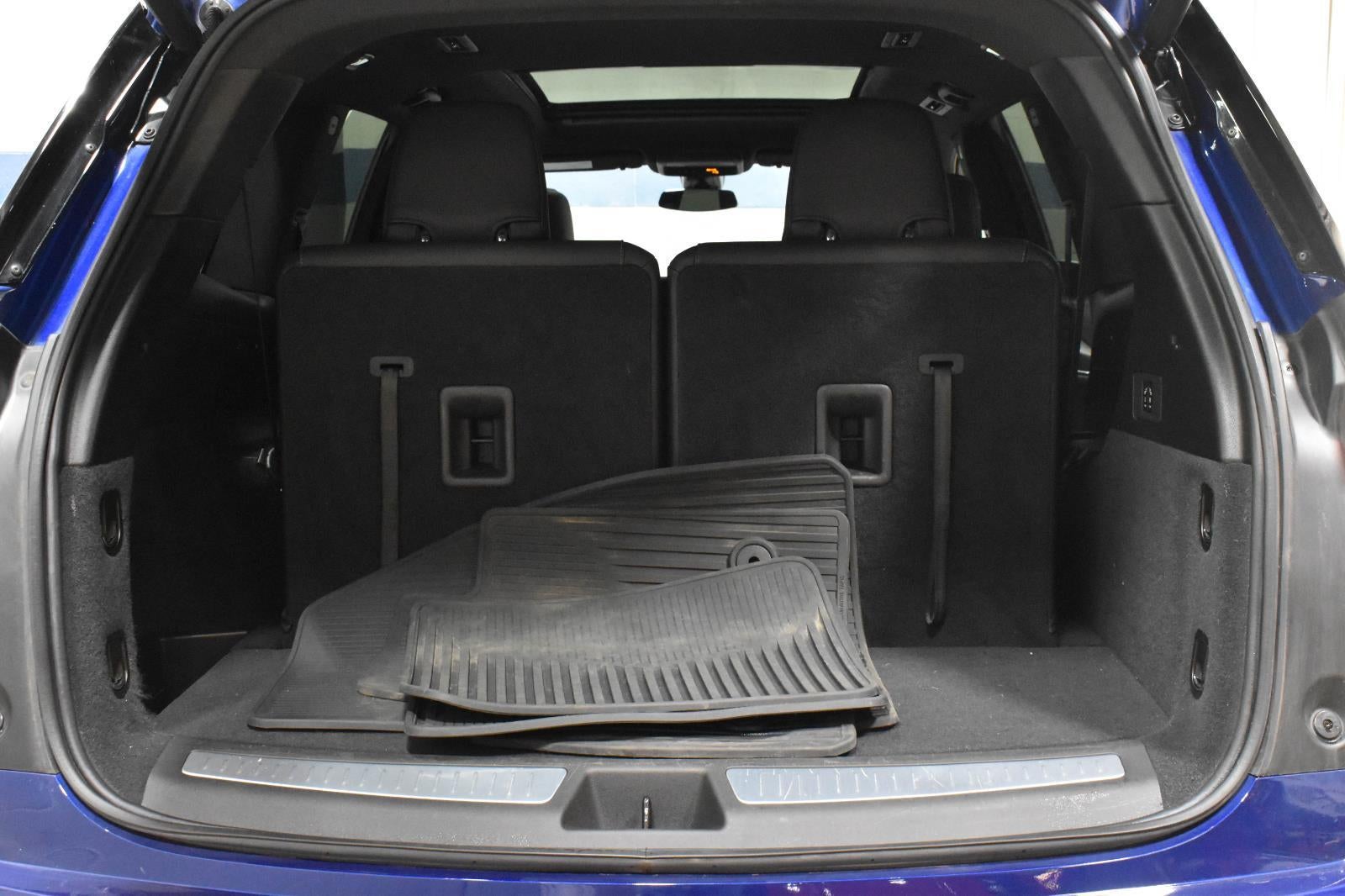 2025 Cadillac XT6 Luxury