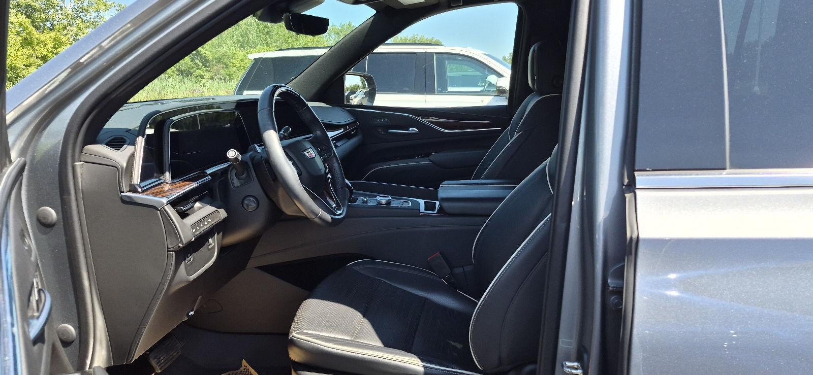 2023 Cadillac Escalade ESV Premium Luxury