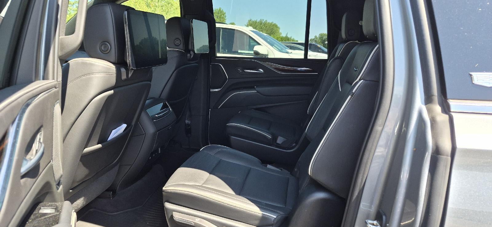 2023 Cadillac Escalade ESV Premium Luxury
