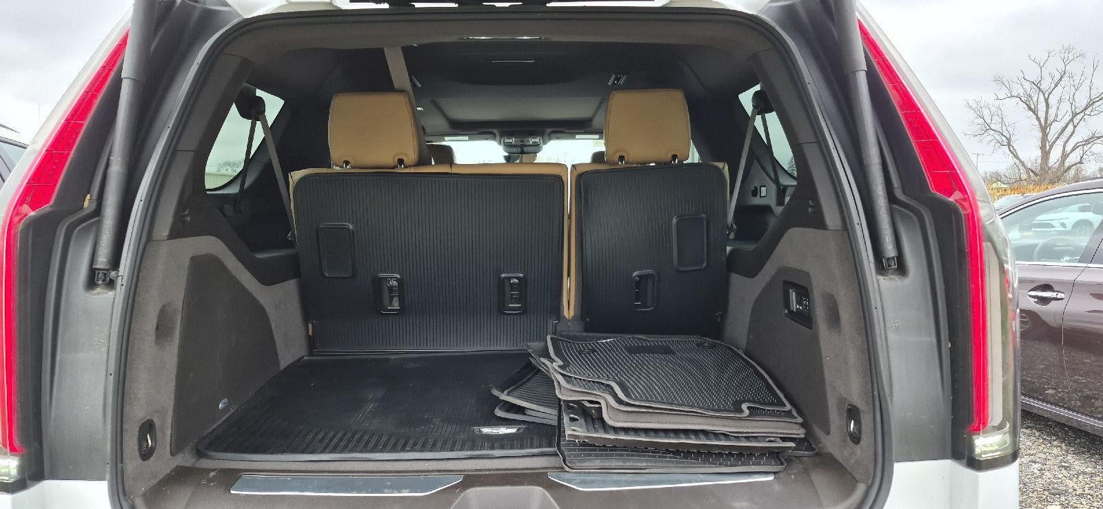 2023 Cadillac Escalade ESV Premium Luxury