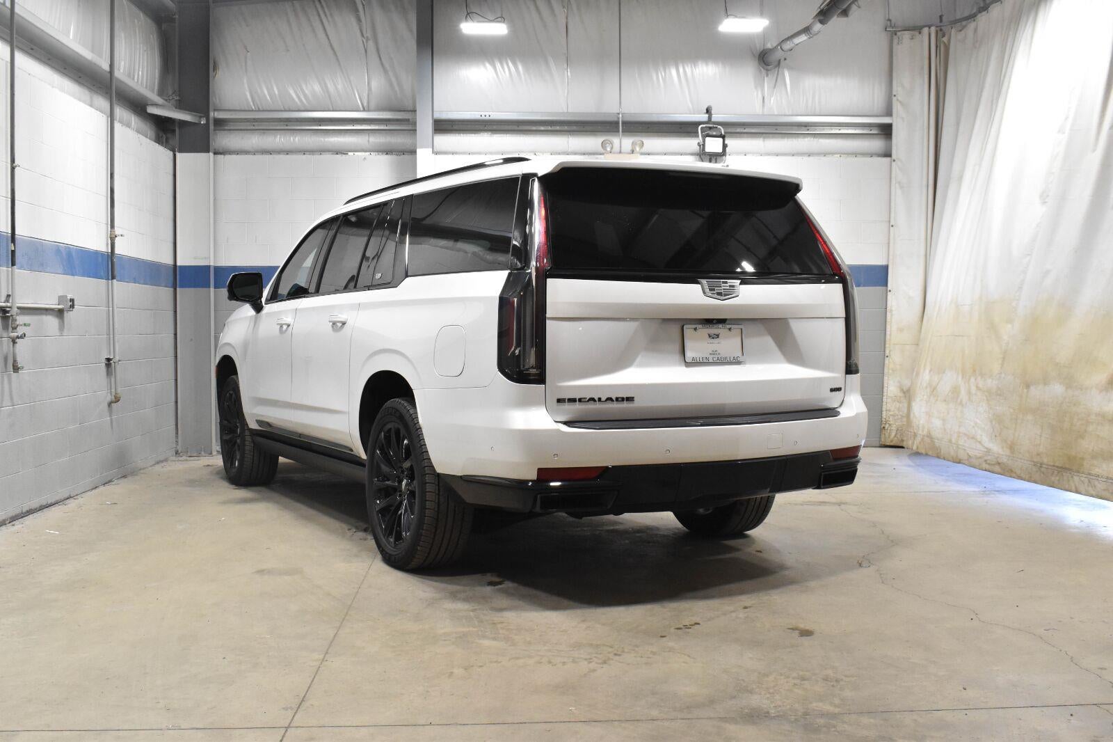 2023 Cadillac Escalade ESV Sport Platinum