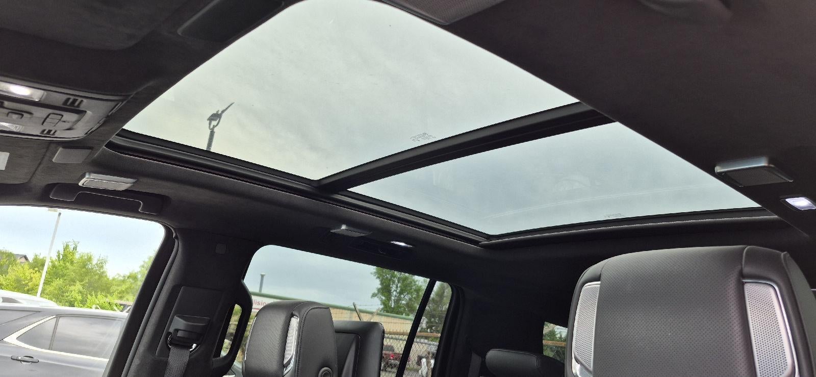2023 Cadillac Escalade ESV Sport Platinum