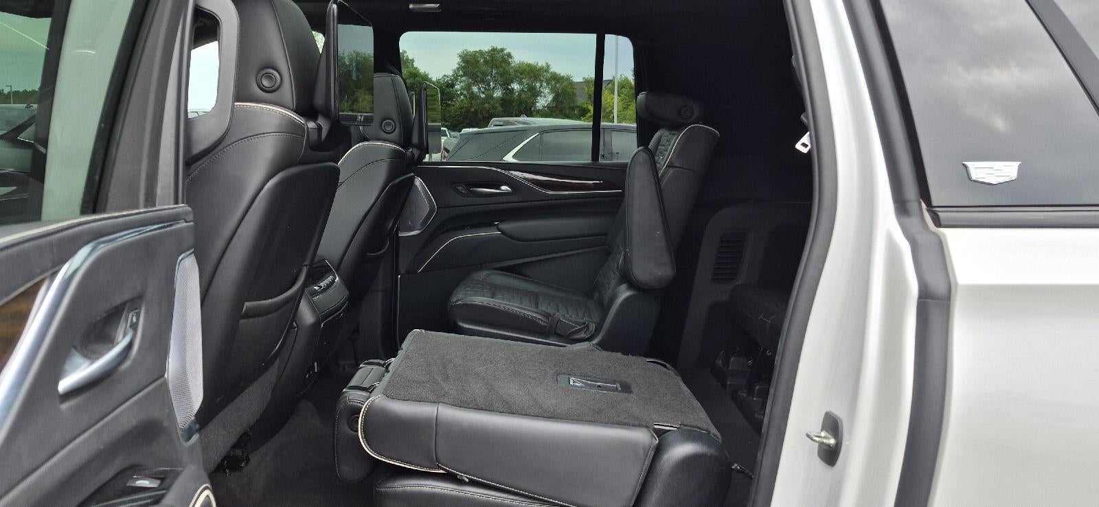 2023 Cadillac Escalade ESV Sport Platinum