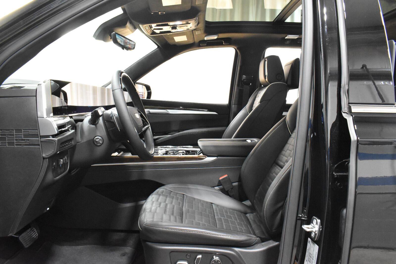 2026 Cadillac Escalade Platinum Luxury