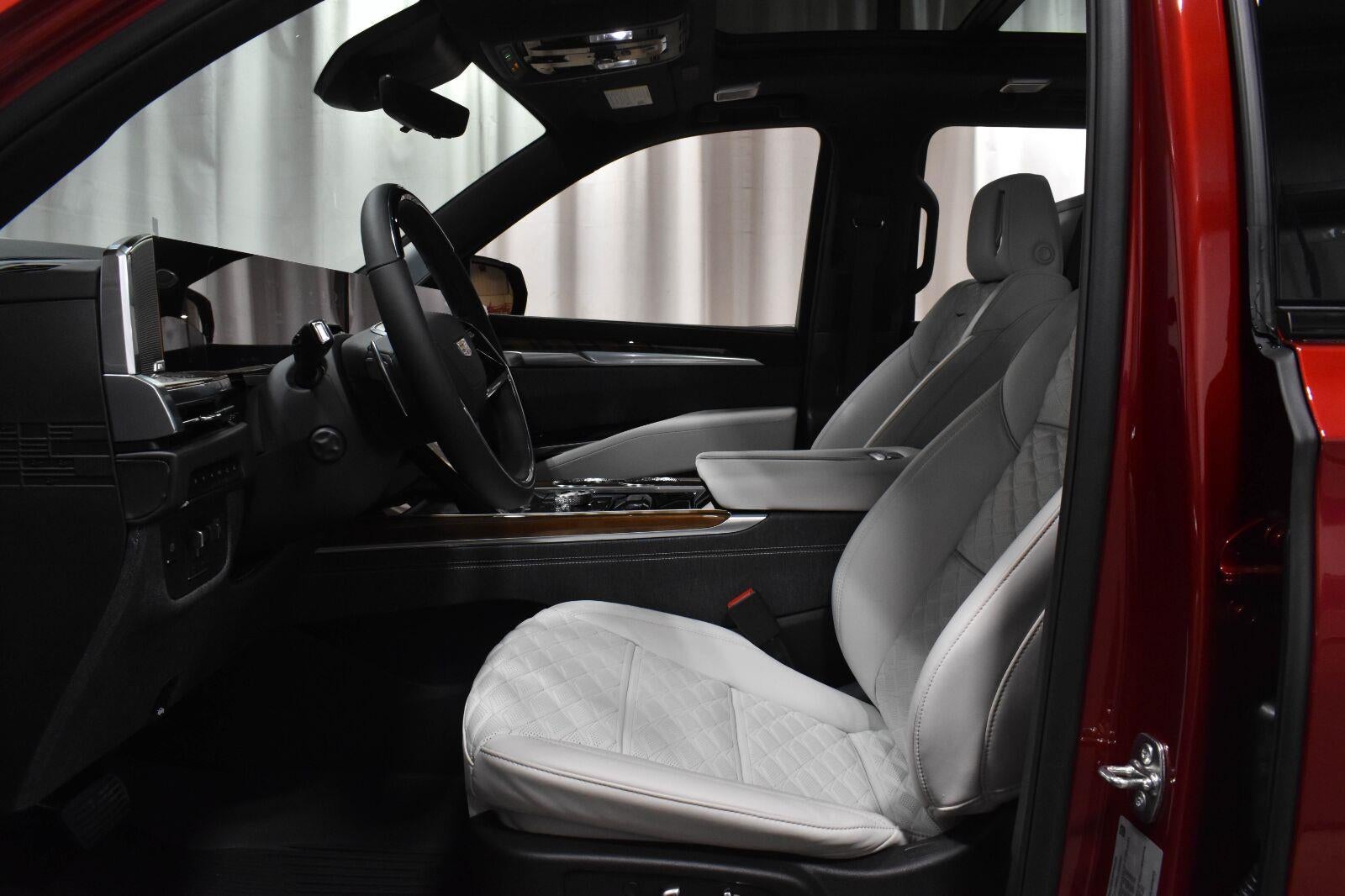2026 Cadillac Escalade ESV Platinum Sport