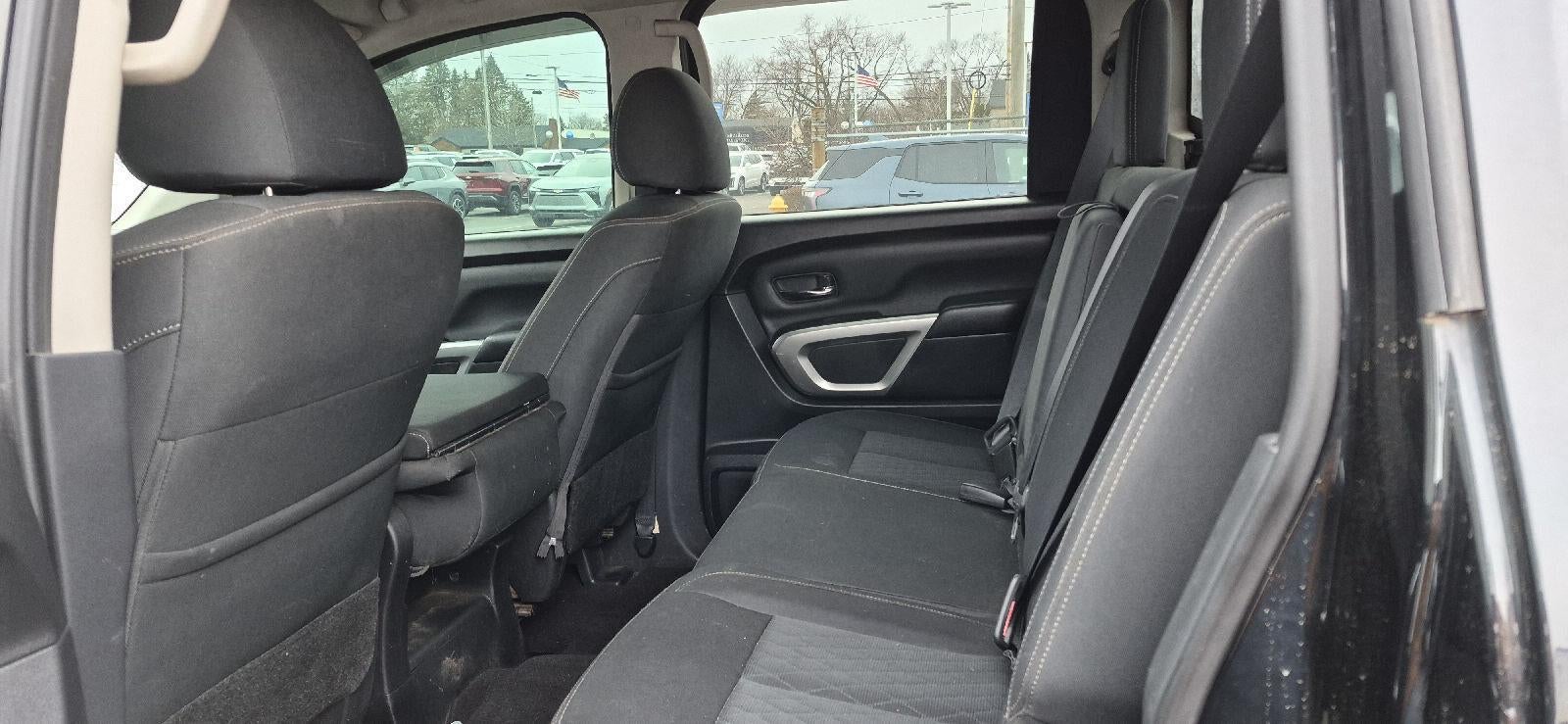 2019 Nissan TITAN SV