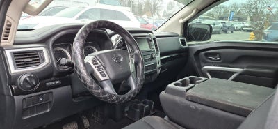 2019 Nissan TITAN SV