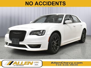 2023 Chrysler 300 Touring L