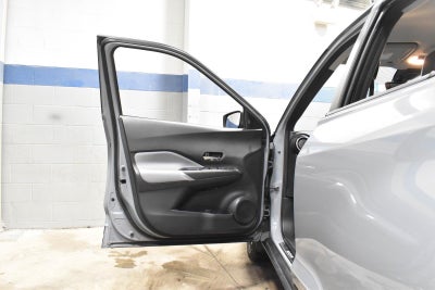 2023 Nissan Kicks SR Xtronic CVT