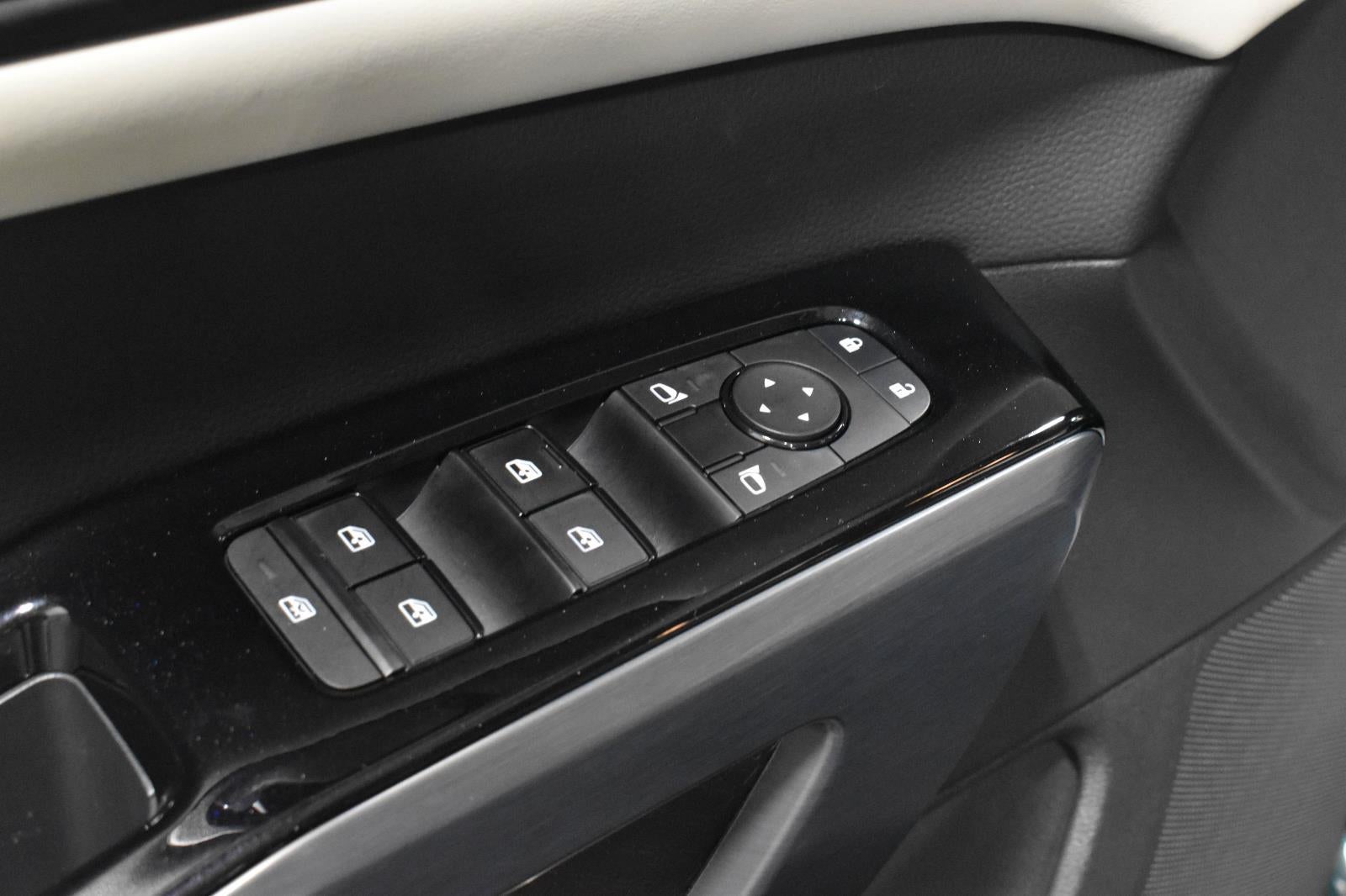 2022 Nissan Pathfinder SL 4WD