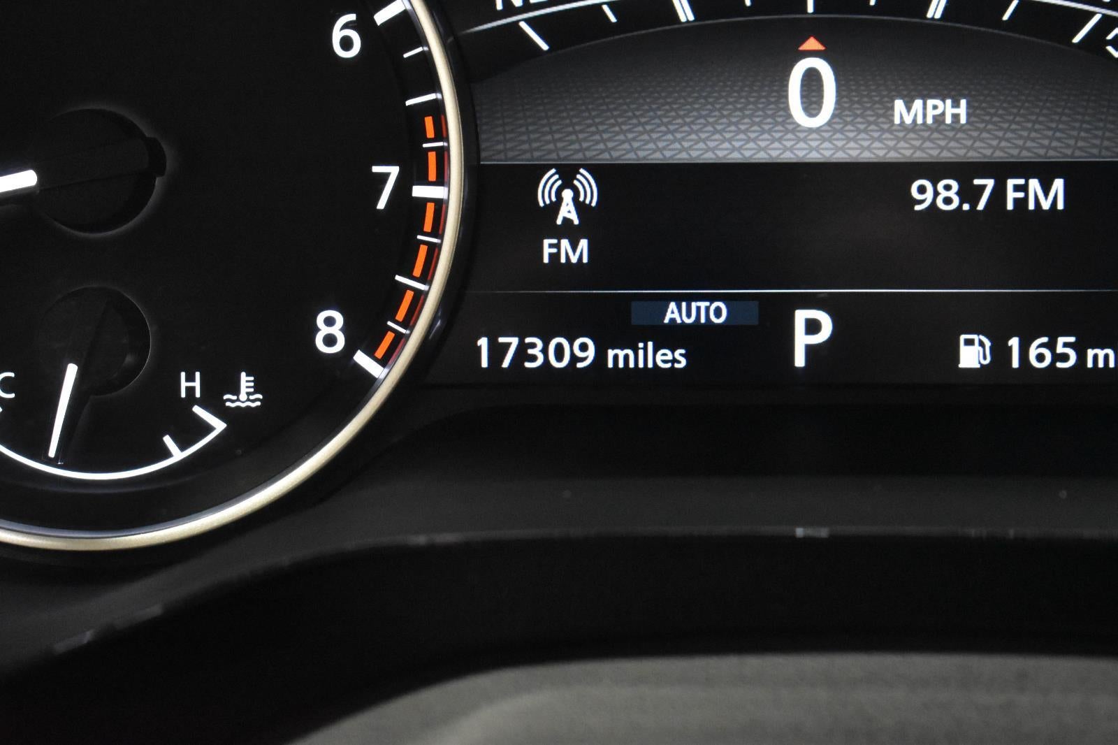 2022 Nissan Pathfinder SL 4WD