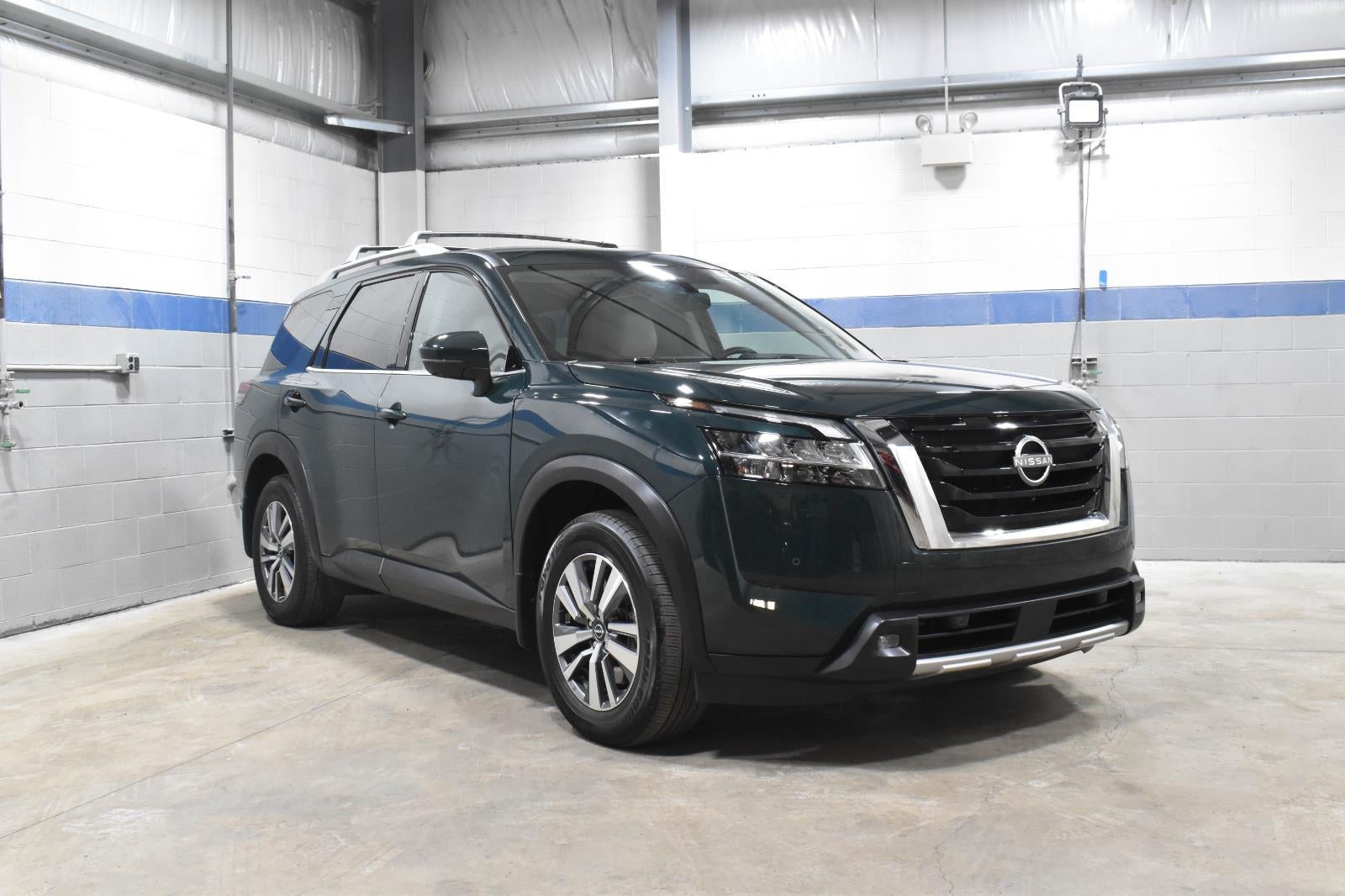 2022 Nissan Pathfinder SL 4WD