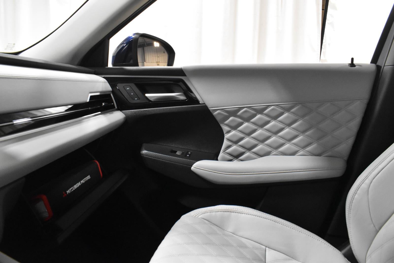 2023 Mitsubishi Outlander PHEV SEL S-AWC