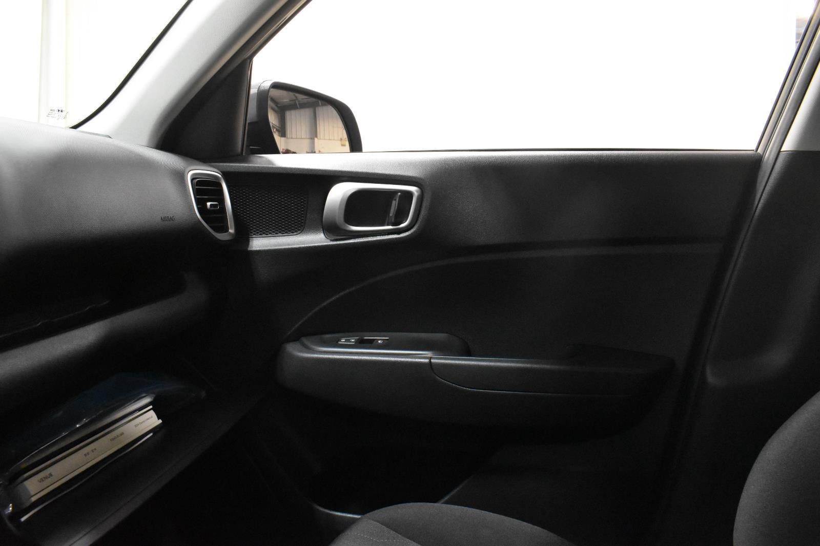2024 Hyundai Venue SE