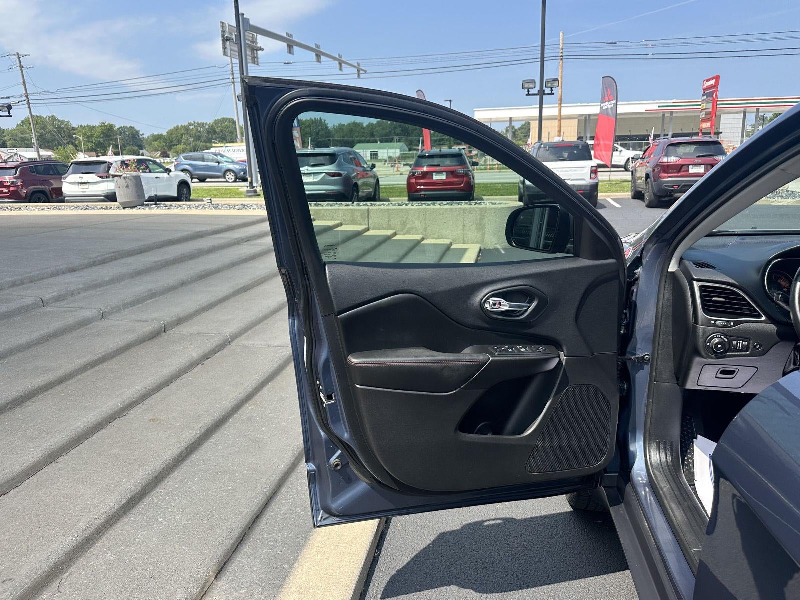 2019 Jeep Cherokee Trailhawk