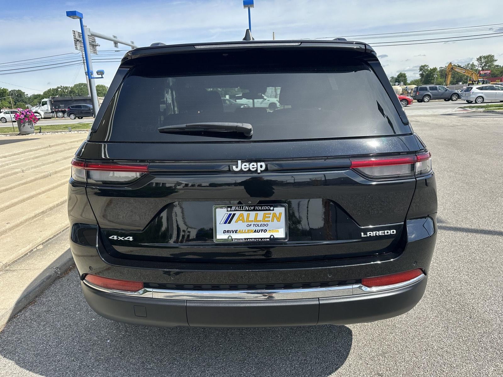 2024 Jeep Grand Cherokee Laredo X