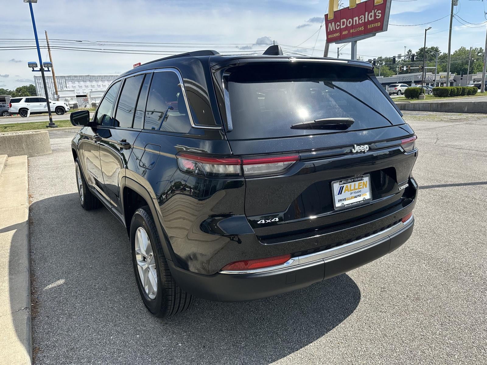 2024 Jeep Grand Cherokee Laredo X