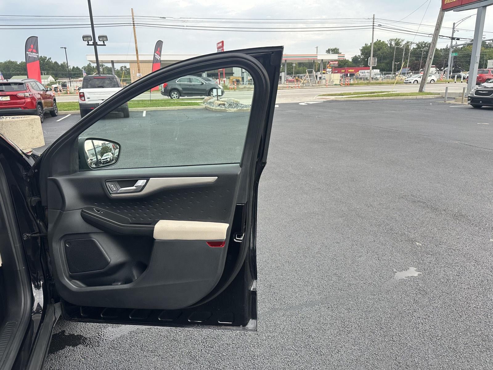 2020 Ford Escape SE