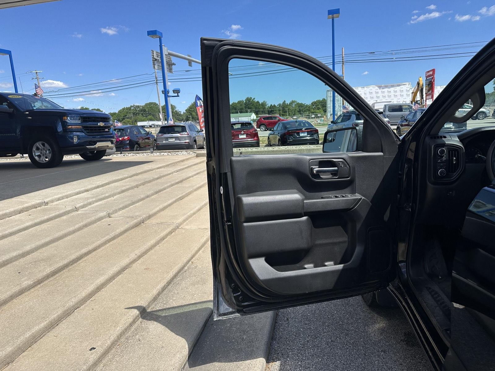 2023 Chevrolet SILVERADO 1500 4WD DOUBLE CAB 147 WORK