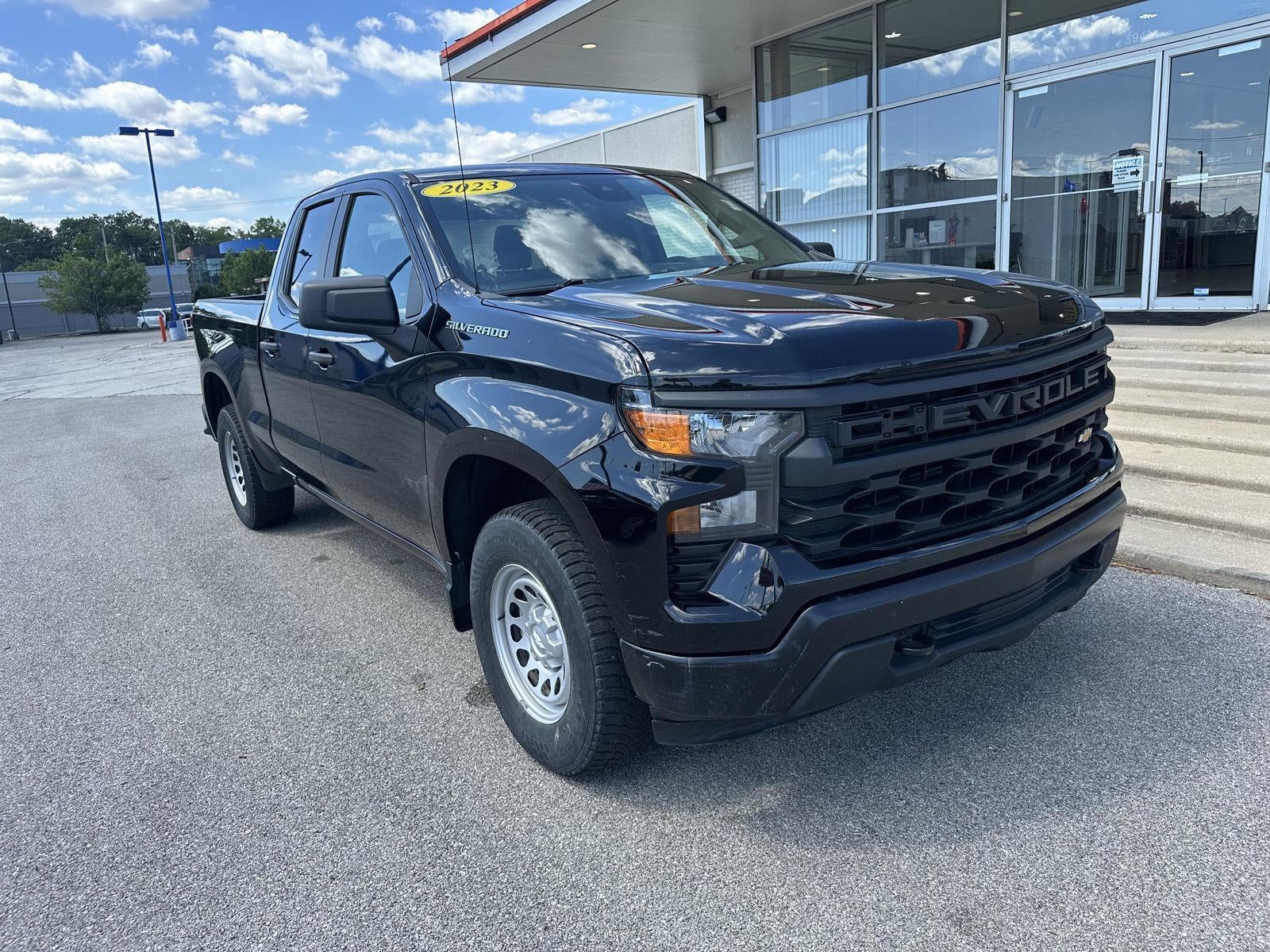 2023 Chevrolet SILVERADO 1500 4WD DOUBLE CAB 147 WORK