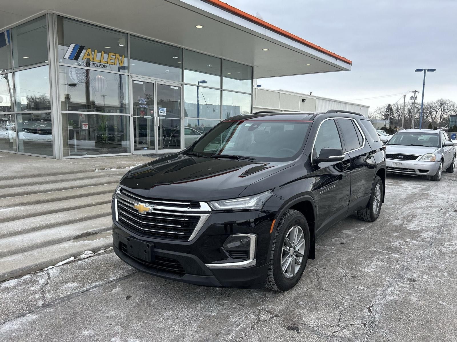 2023 Chevrolet Traverse LT Leather