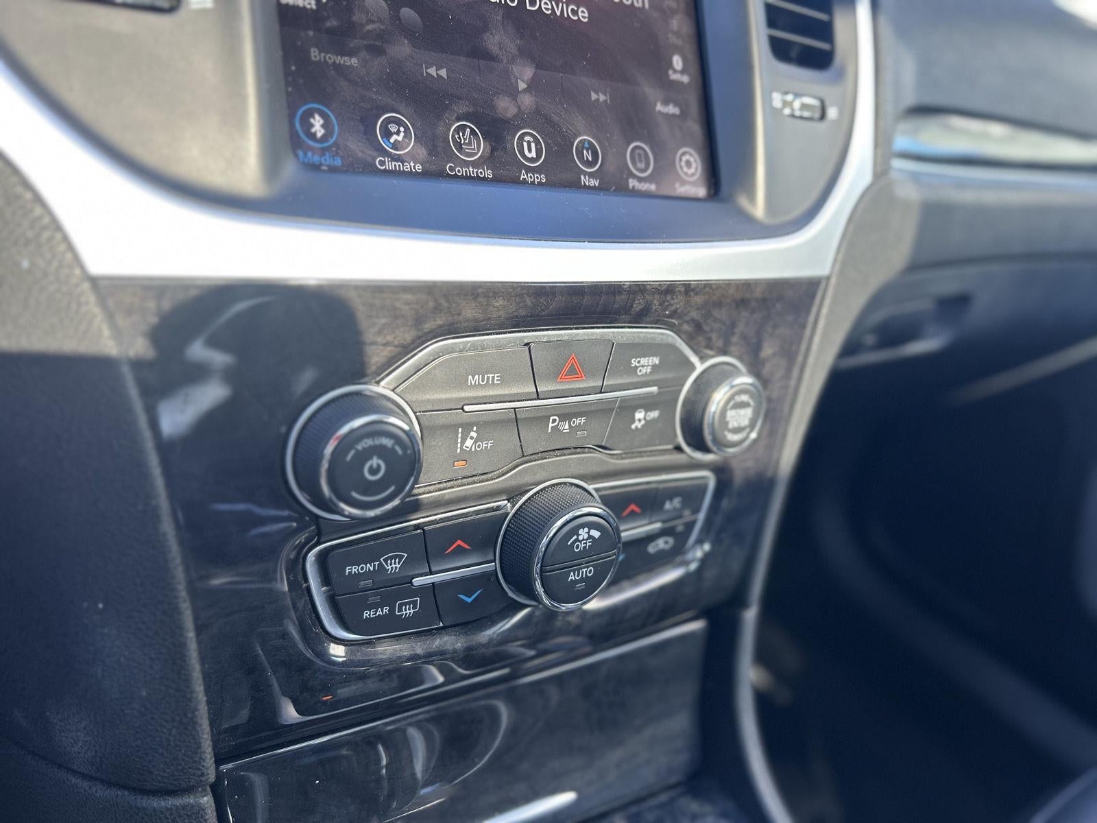 2023 Chrysler 300 300 Touring L