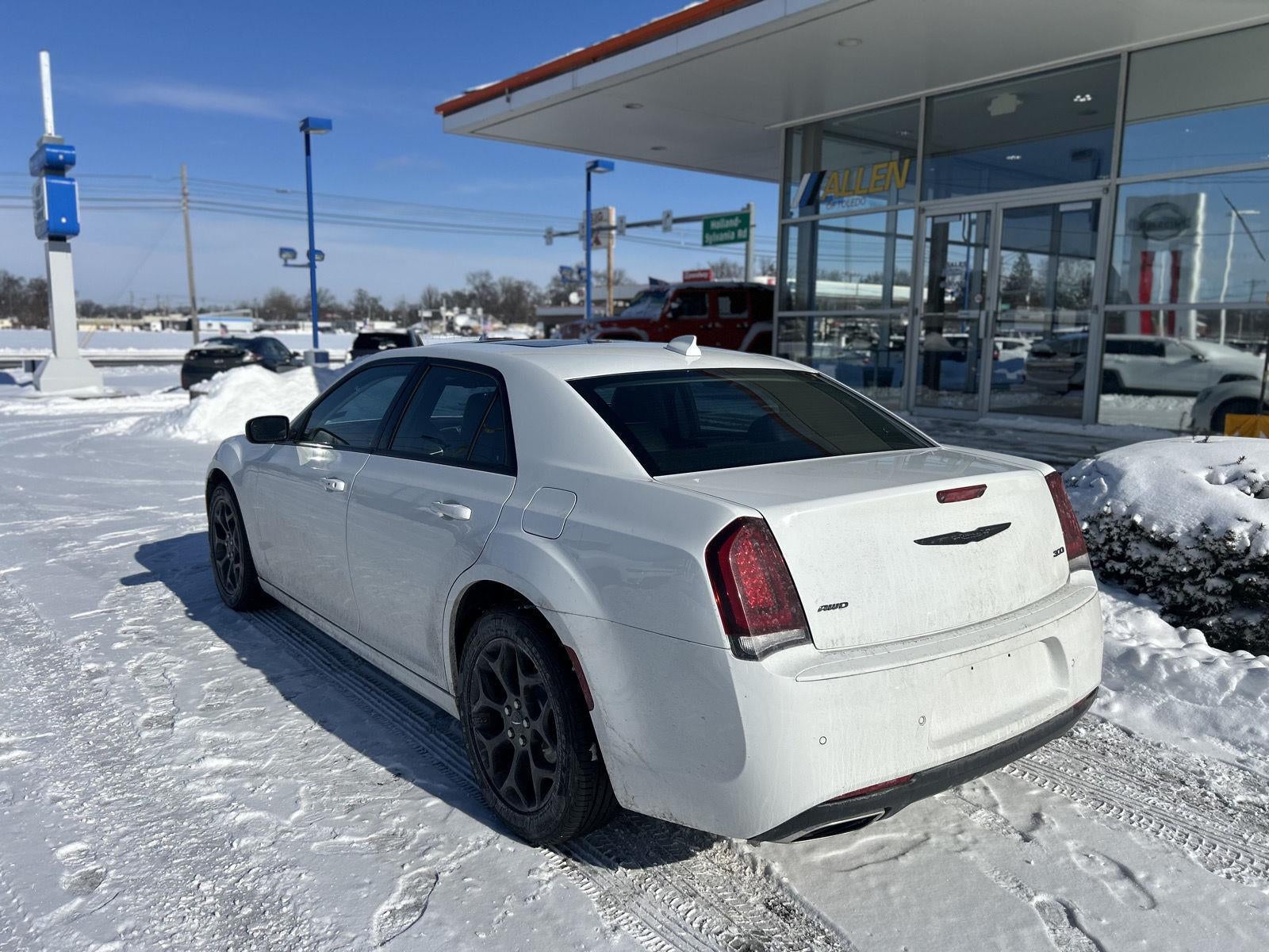 2023 Chrysler 300 300 Touring L