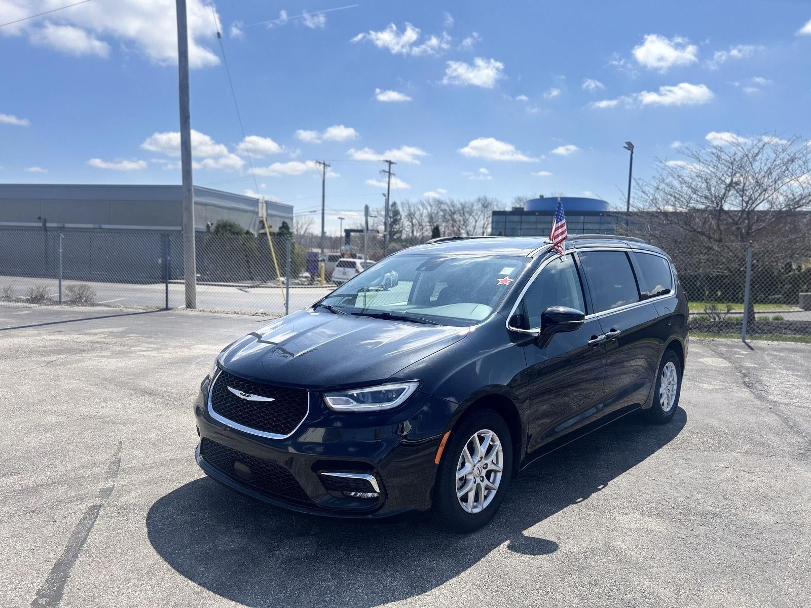 2022 Chrysler Pacifica Touring L