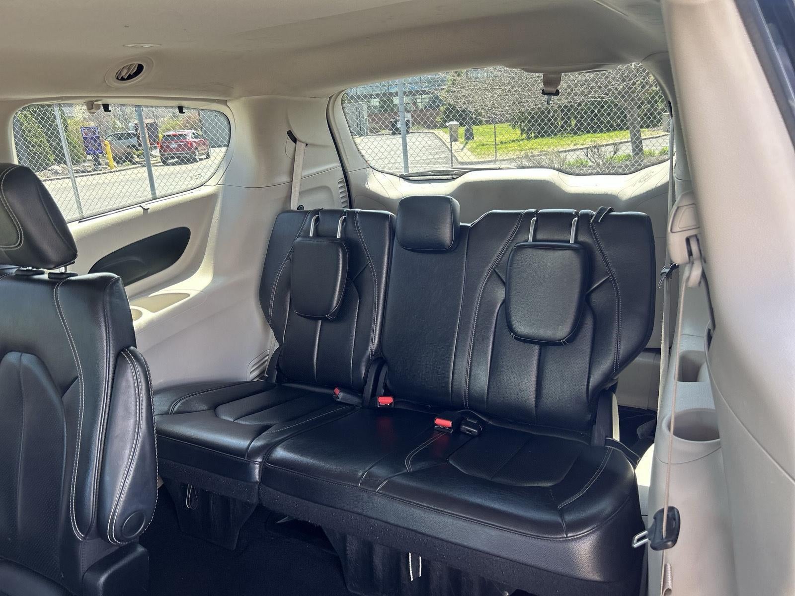 2022 Chrysler Pacifica Touring L