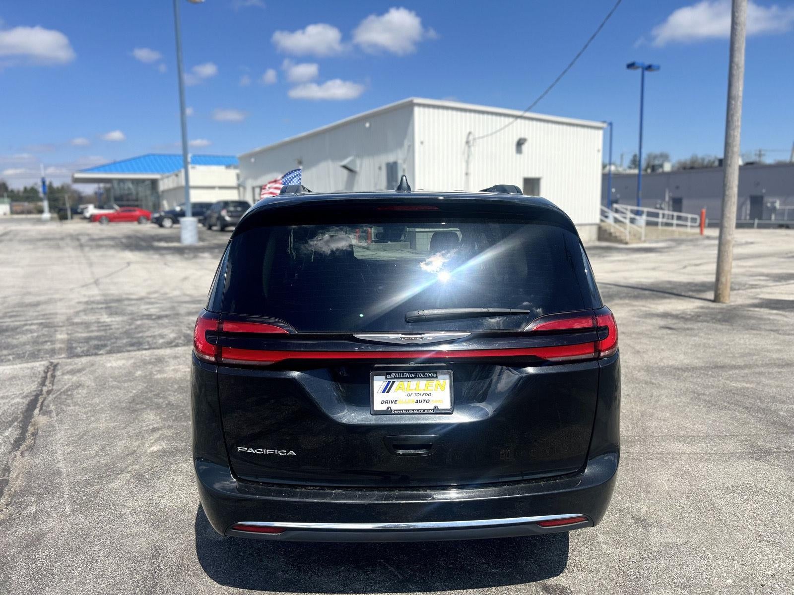 2022 Chrysler Pacifica Touring L