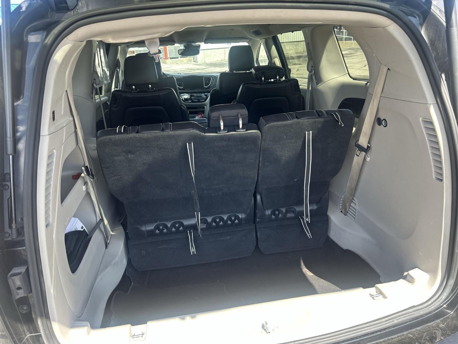 2022 Chrysler Pacifica Touring L