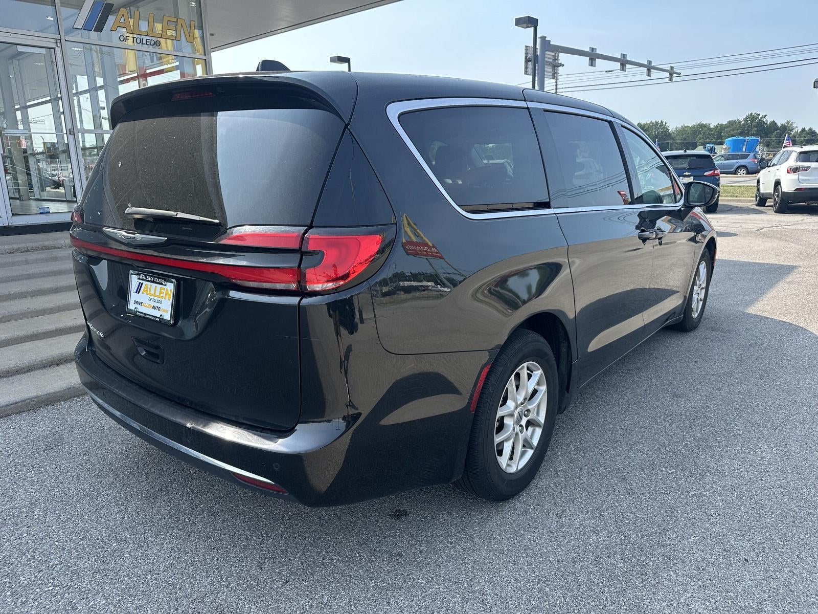 2023 Chrysler Pacifica Touring L